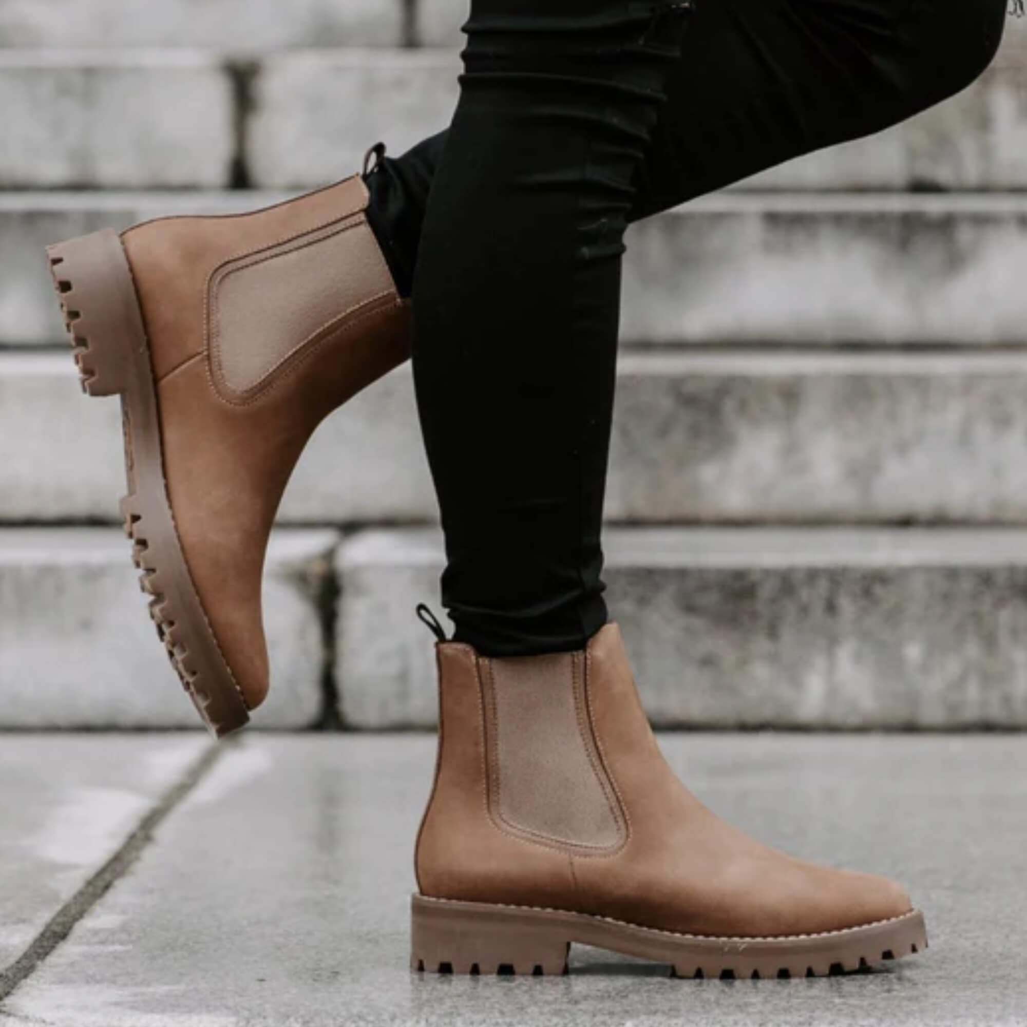 Botin chelsea mujer cuero nobuk khaki impermeable Kalver Sierra todoclima antideslizante
