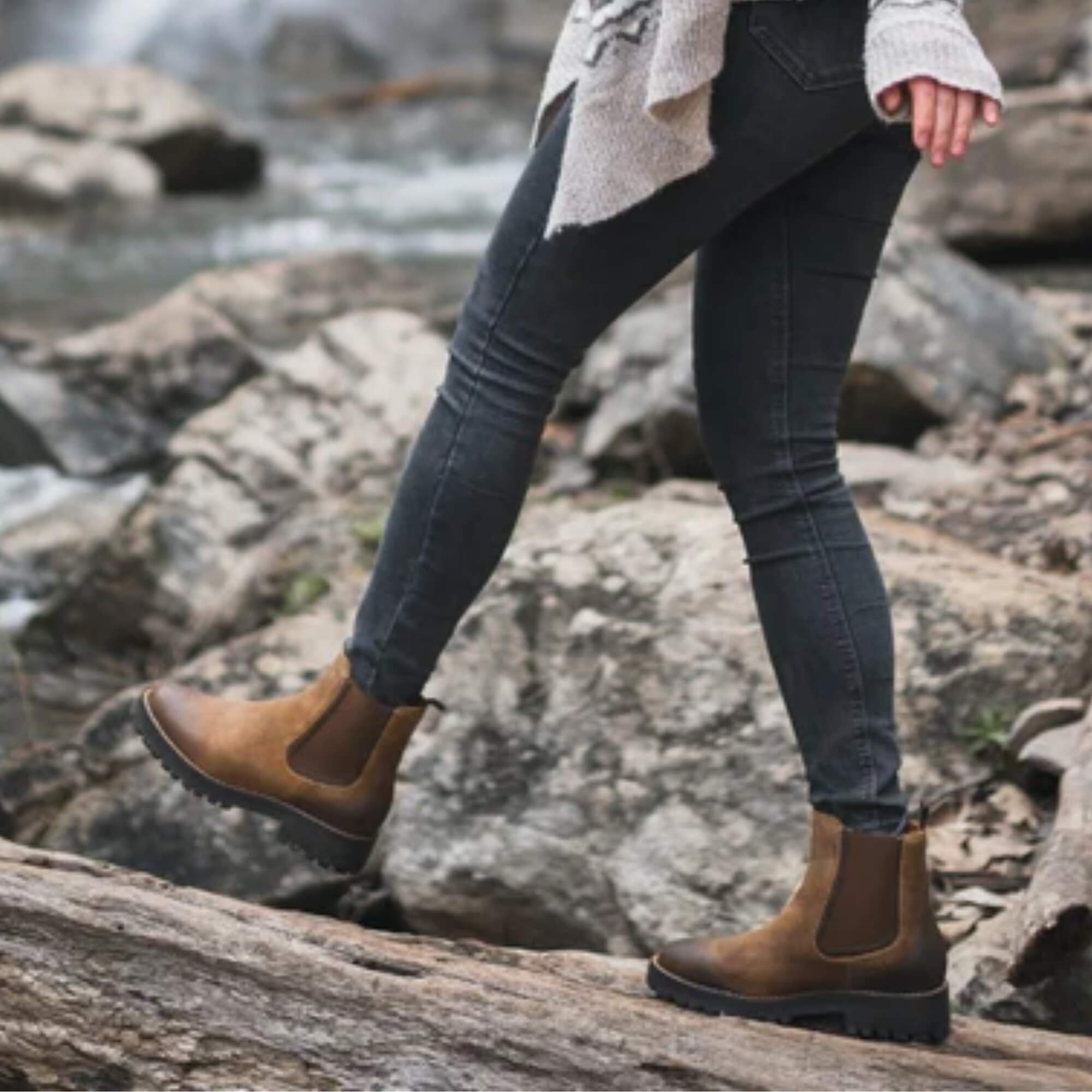 Botin chelsea mujer cuero nobuk marrón impermeable Kalver Sierra todoclima antideslizante