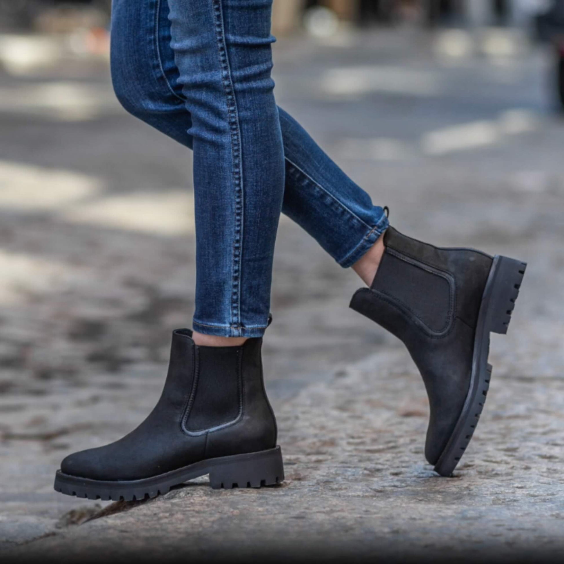 Botin chelsea mujer cuero nobuk negro impermeable Kalver Sierra todoclima antideslizante