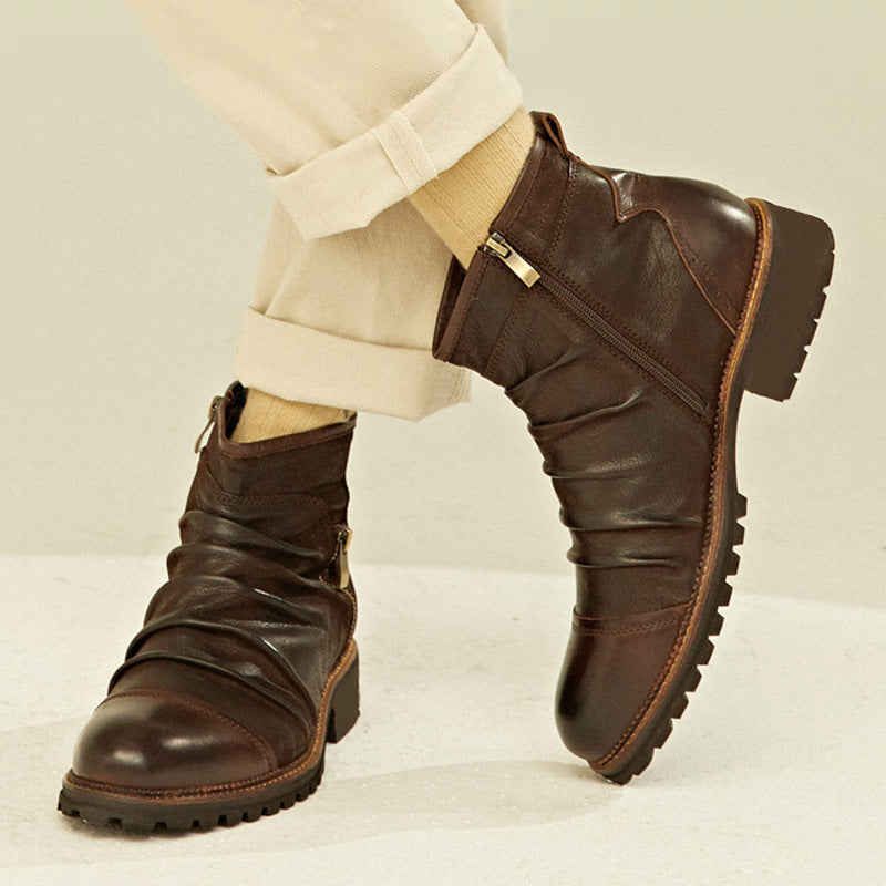 Botín hombre marrón espresso en cuero vegano Luxe Grain™ con caña media, cierre lateral y suela de goma antideslizante estilo Martin Boots